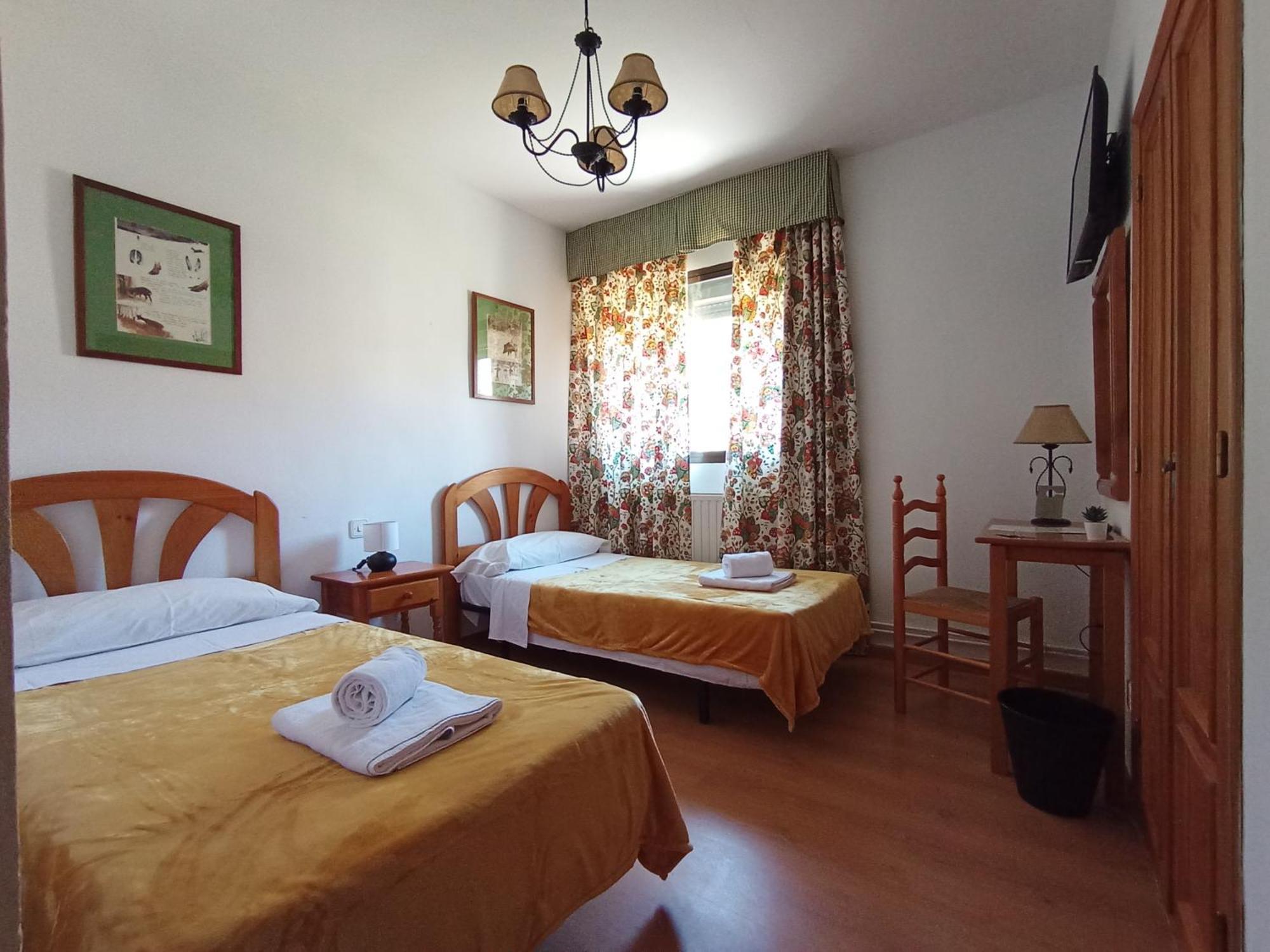 Poveda de la Sierra Hostal Rural Alto Tajo Poveda מראה חיצוני תמונה