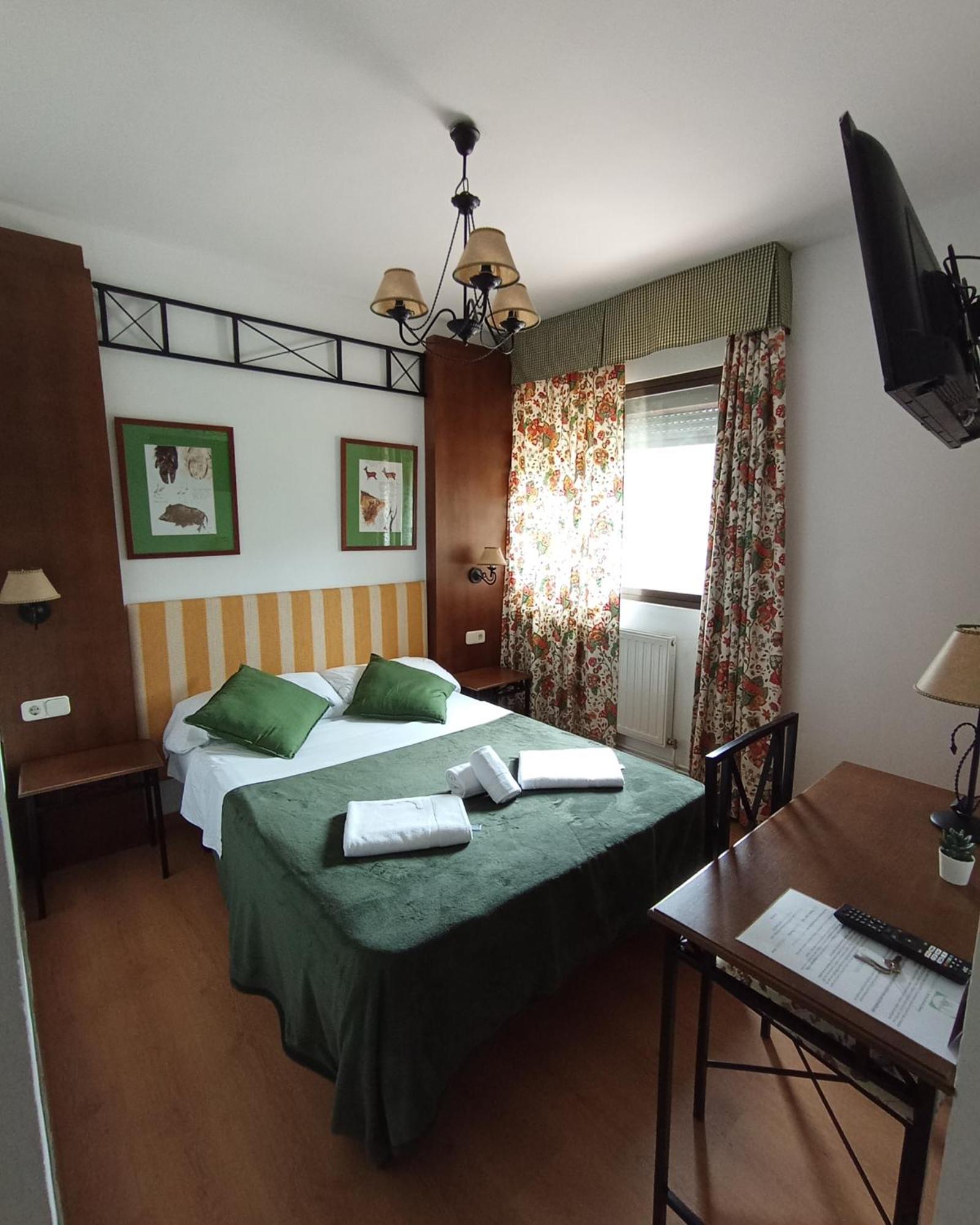 Poveda de la Sierra Hostal Rural Alto Tajo Poveda מראה חיצוני תמונה