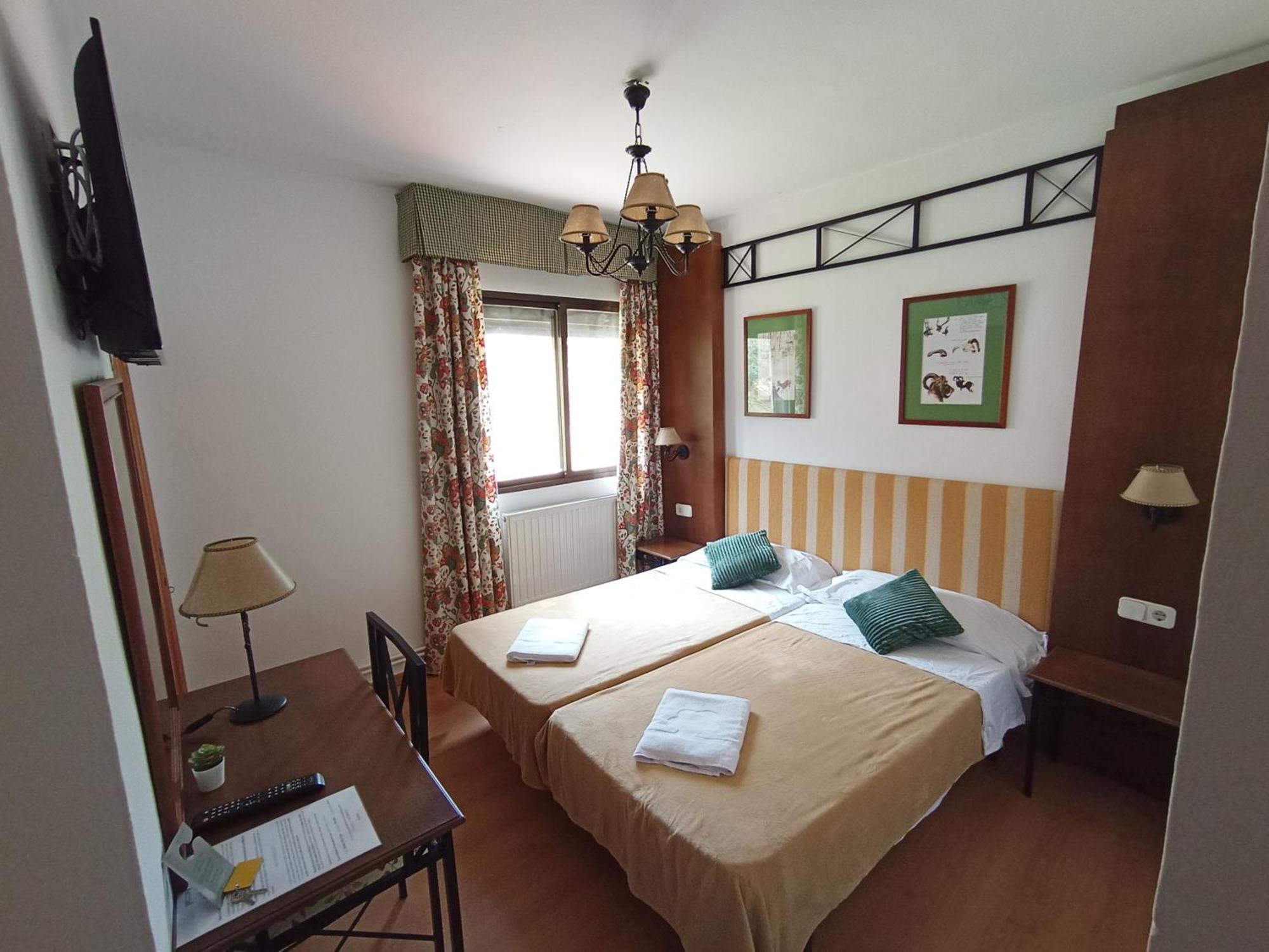 Poveda de la Sierra Hostal Rural Alto Tajo Poveda מראה חיצוני תמונה