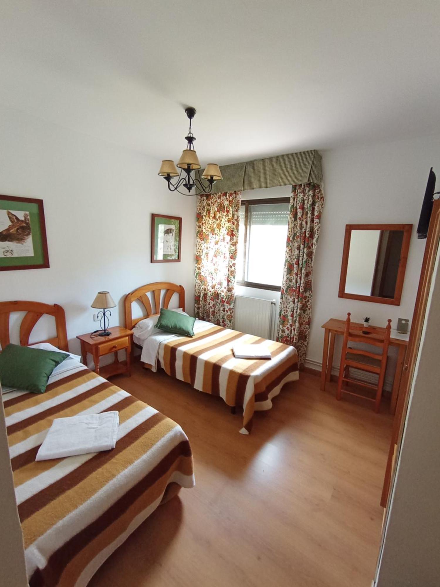Poveda de la Sierra Hostal Rural Alto Tajo Poveda מראה חיצוני תמונה