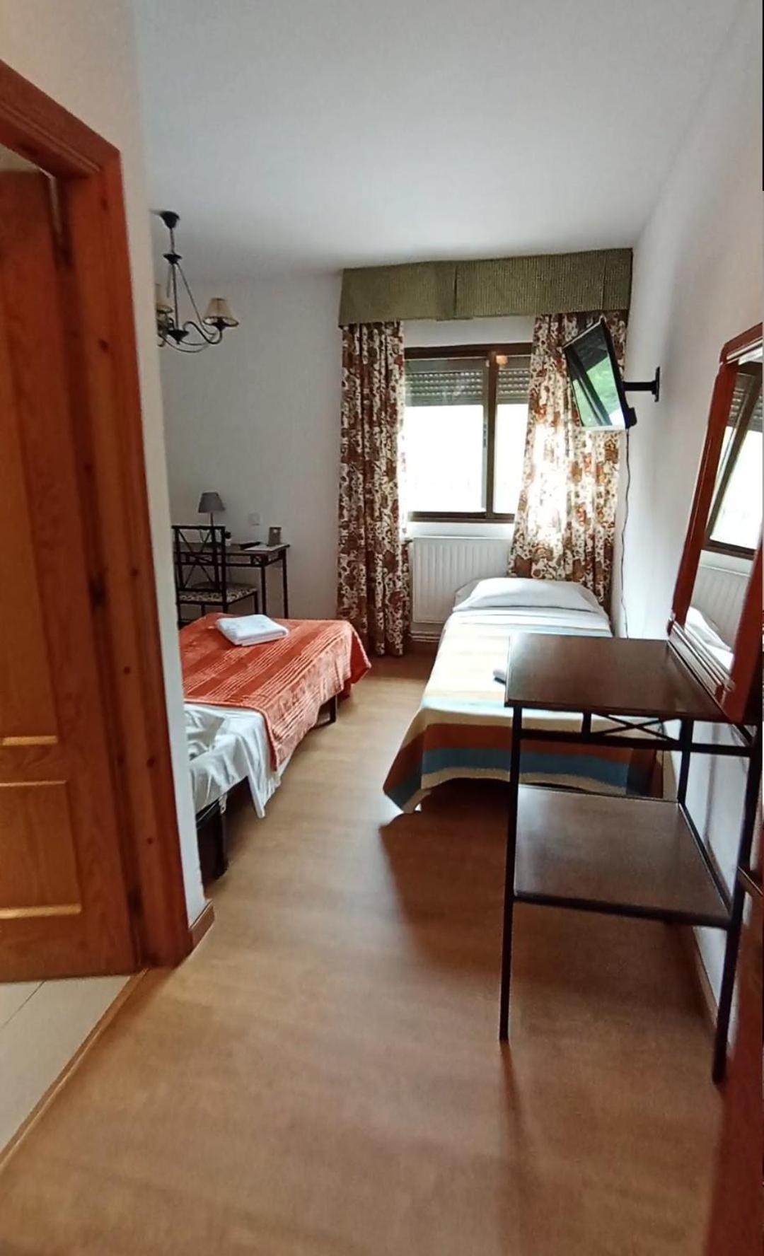 Poveda de la Sierra Hostal Rural Alto Tajo Poveda מראה חיצוני תמונה