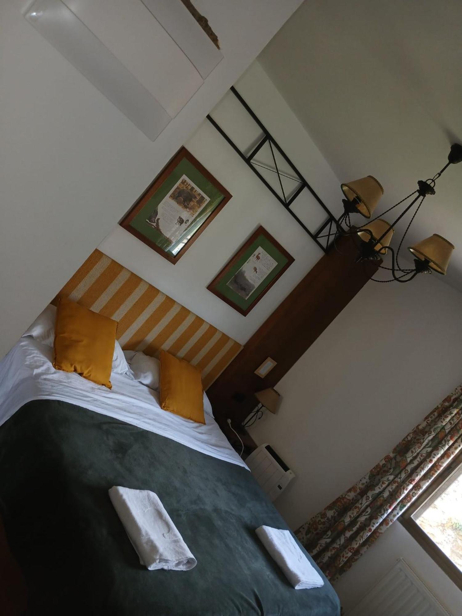 Poveda de la Sierra Hostal Rural Alto Tajo Poveda מראה חיצוני תמונה