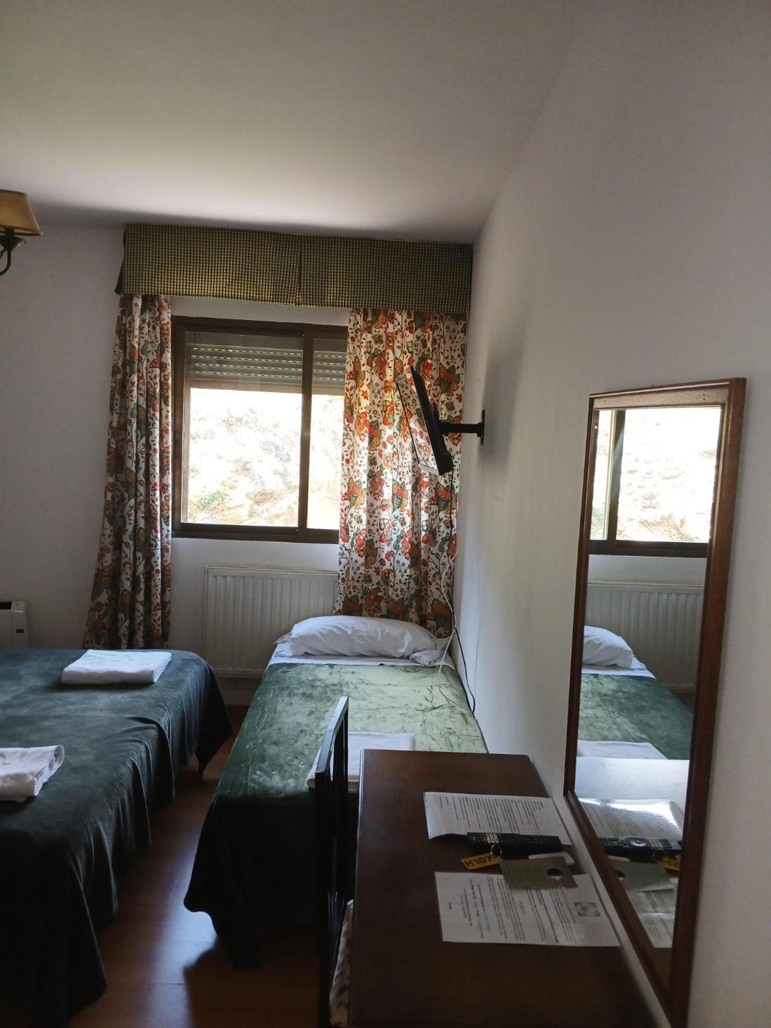 Poveda de la Sierra Hostal Rural Alto Tajo Poveda מראה חיצוני תמונה